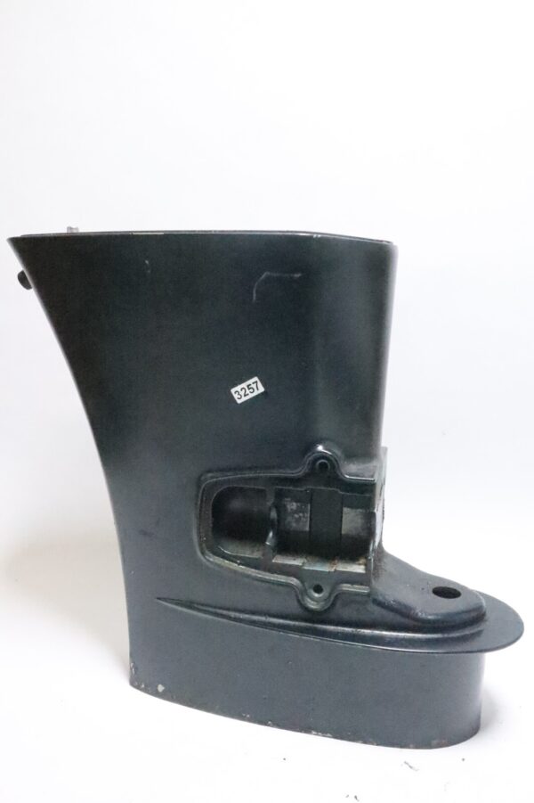 5031524 Evinrude 40 50 Hp 4 Stroke Outboard Midsection Exhaust Housing | Used - Image 3