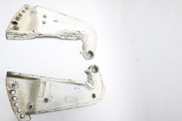 EVINRUDE JOHNSON 1985-2001 50-235 HP PORT STERN TRANSOM BRACKET 0396309 | Used - Image 3