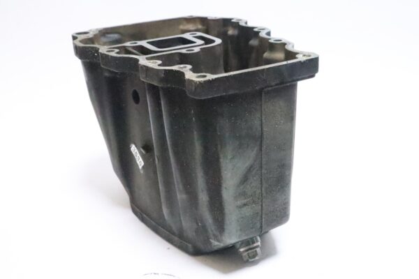 Yamaha 40hp 50 HP Oil Pan 62Y-15311-02-5B | Used - Image 5