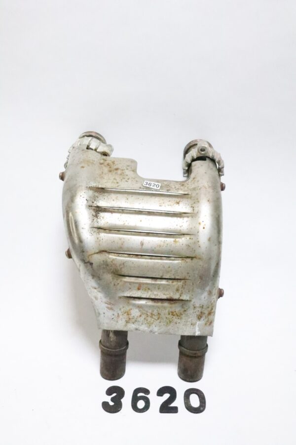 1983 - 1986 VF1100C V65 MAGNA RIGHT / LEFT REAR HEADER PIPE ASSEMBLY C | Used - Image 2