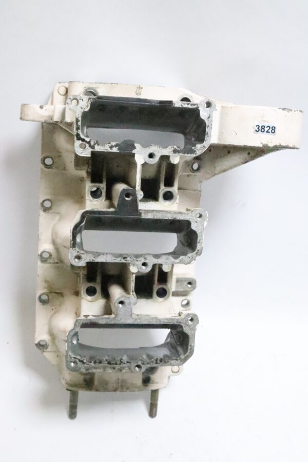 CYLINDER 817861A10? 625010 block 498150 101553 force chrysler 85hp INTAKE SIDE | Used