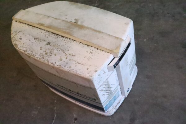820624A1 ? FA549944 ? F3C653944 ? hood cover force chrysler 85hp NO insulation | Used - Image 5