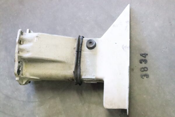 CHRYSLER Force 85-90-115-125-140 MidSection Motor Leg F523133-2 Exhaust of 1987 | Used - Image 2