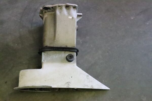 CHRYSLER Force 85-90-115-125-140 MidSection Motor Leg F523133-2 Exhaust of 1987 | Used - Image 3