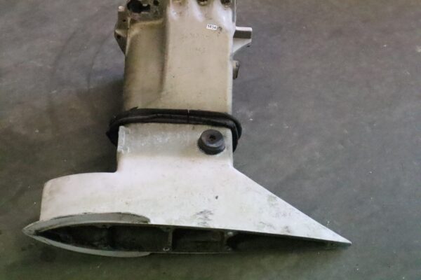 CHRYSLER Force 85-90-115-125-140 MidSection Motor Leg F523133-2 Exhaust of 1987 | Used - Image 4