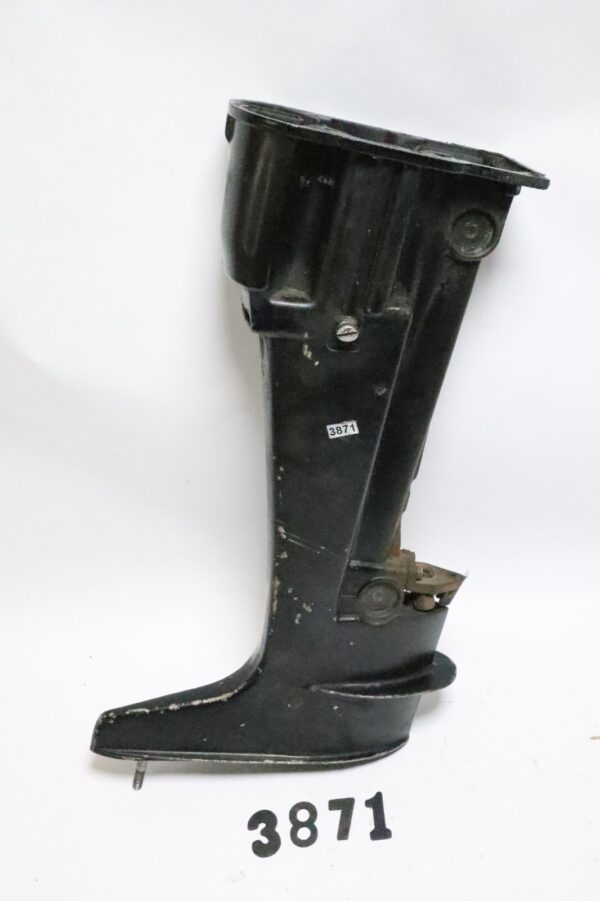 Mercury 7.5hp 9.8hp 110 75 Mid Section 20" Driveshaft Housing 4901A2 8451A1 4901 | Used - Image 2