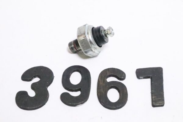 SUZUKI MARINE OUTBOARD 1998-2011 40-300 HP OIL PRESSURE SWITCH 37820-99E02 | Used - Image 2