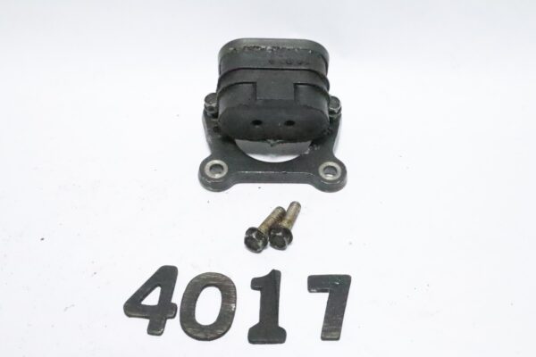 91-95 Force Outboard 40 50 HP Upper Shock Mount and Bracket F203965-1 F684354 | Used - Image 2