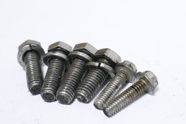 10-19925125 Mercury Force lower unit bolts 1991-994 40hp 0E032309 screws | Used - Image 4
