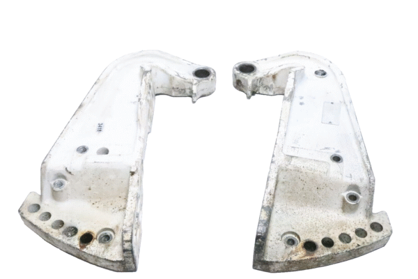 EVINRUDE JOHNSON 1985-2001 50-235 HP PORT STERN TRANSOM BRACKET 0396309 | Used