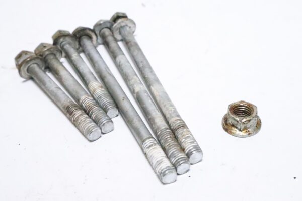 Yamaha SX230 EXHAUST BOLT 90119-08036-00 OEM 90119-08036-00 | Used - Image 2