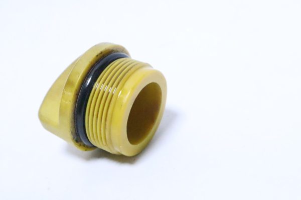 03-08 Tohatsu 4 Stroke 18 HP oil cap 3R0710150   Used - Image 4