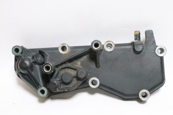 3R3B02301-0 exhaust cover thermostat 2000 Nissan Tohatsu 9.9 15 18 hp 4 Stroke  Used - Image 4
